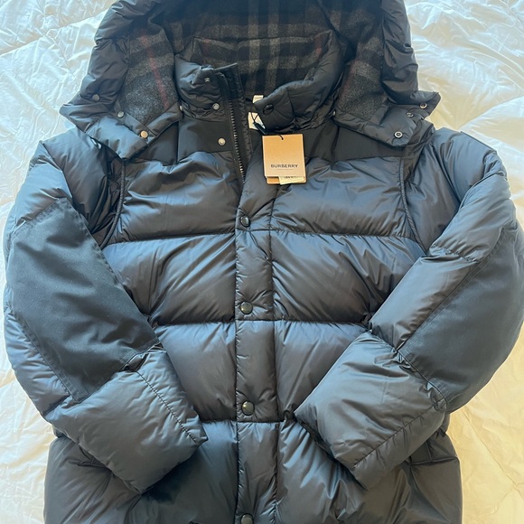 Burberry Detachable Sleeve Puffer Jacket in Black, Size Small - Picture 5 of 9